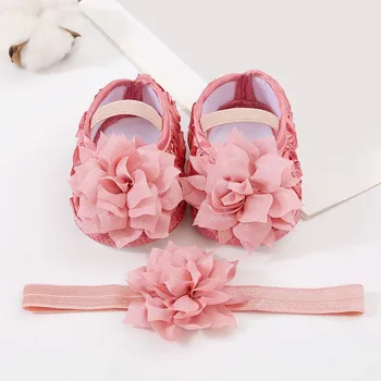 Пролетно обувки за новородени момичета, превръзка на главата с кружевными цветя, нескользящая Мека подметка, Първите проходилки, памучен обувки за кръщението на малки деца